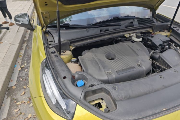 Used Lynk & Co 03 2021 03+ 2.0TD Automatic Wind-Chasing Edition Engine Bay Right