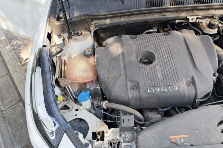 Used Lynk & Co 03 2021 2.0TD Automatic Trendy Champion Edition Engine Bay Right