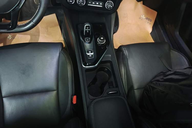 Used Lynk & Co 03 2021 2.0TD Automatic Trendy Champion Edition Gear Lever