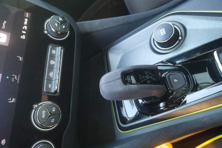 Used Lynk & Co 03 2021 03+ 2.0TD Automatic Performance Package Edition Gear Lever
