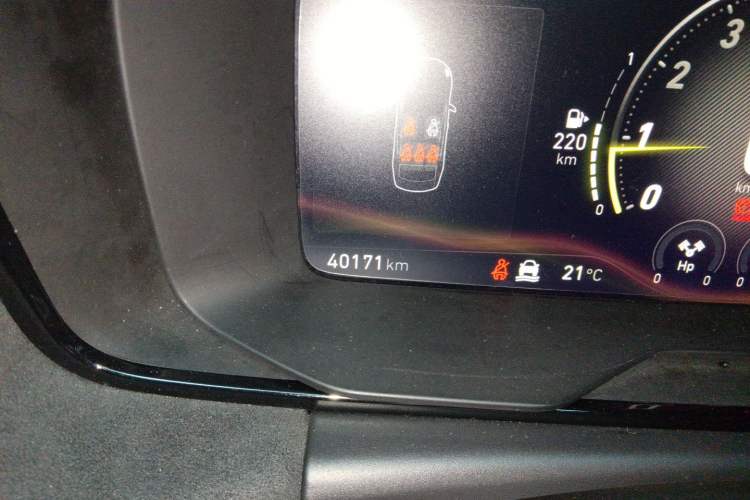 Used Lynk & Co 03 2021 03+ 2.0TD Automatic Wind-Chasing Edition Odometer Close Up