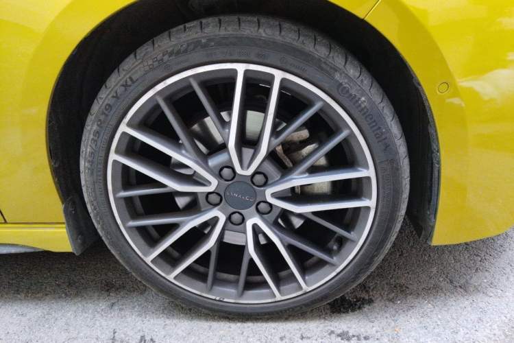 Used Lynk & Co 03 2021 03+ 2.0TD Automatic Wind-Chasing Edition Right Front Wheel Hub