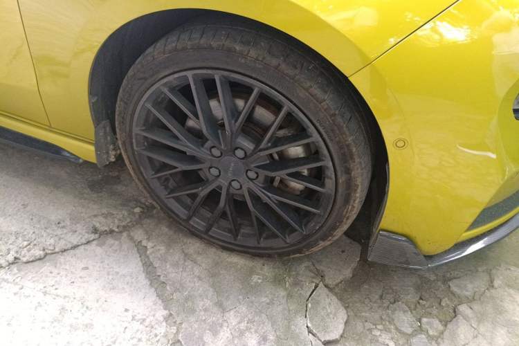 Used Lynk & Co 03 2021 03+ 2.0TD Automatic Wind-Chasing Edition Right Front Wheel Hub