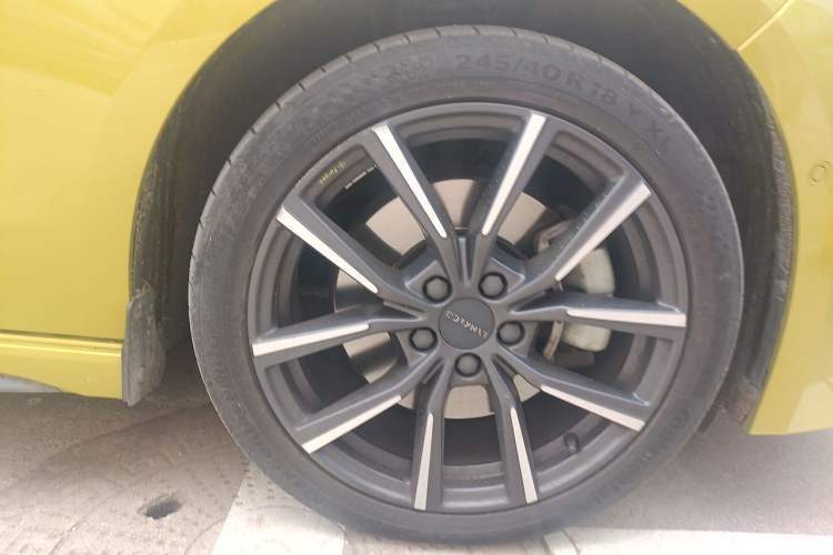 Used Lynk & Co 03 2021 03+ 2.0TD Automatic Wind-Chasing Edition Right Front Wheel Hub
