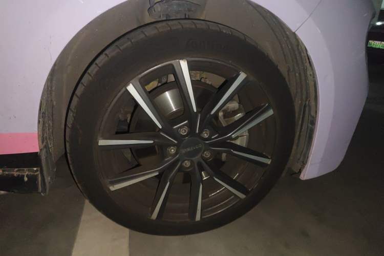 Used Lynk & Co 03 2021 03+ 2.0TD Automatic Wind-Chasing Edition Right Front Wheel Hub