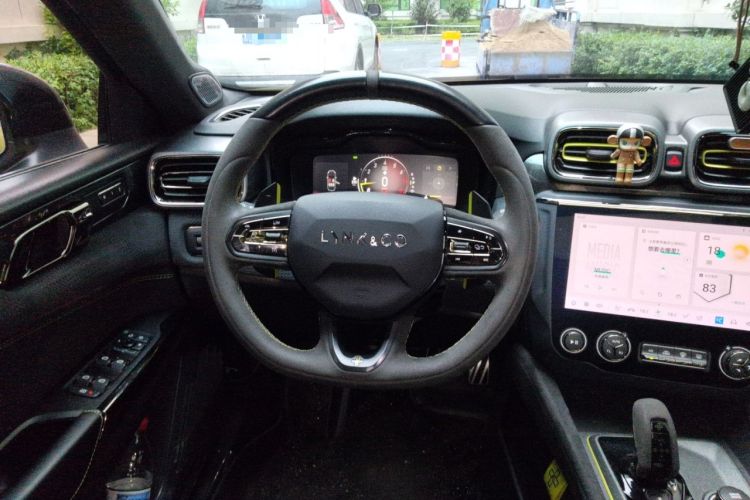 Used Lynk & Co 03 2021 03+ 2.0TD Automatic Wind-Chasing Edition Steering Wheel