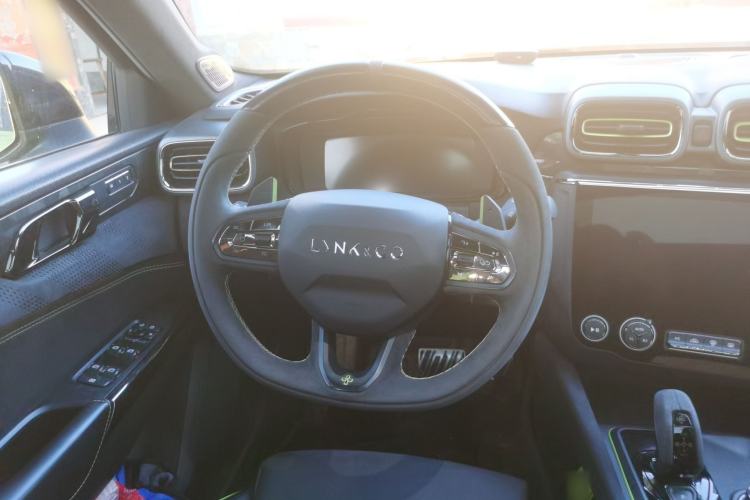 Used Lynk & Co 03 2021 03+ 2.0TD Automatic Performance Package Edition Steering Wheel