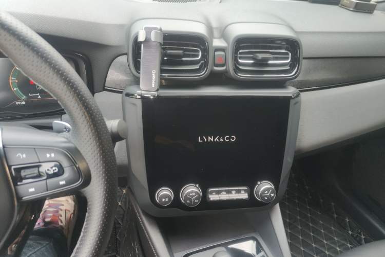 Used Lynk & Co 03 2021 2.0TD Automatic Trendy Champion Edition Audio And AC Panel