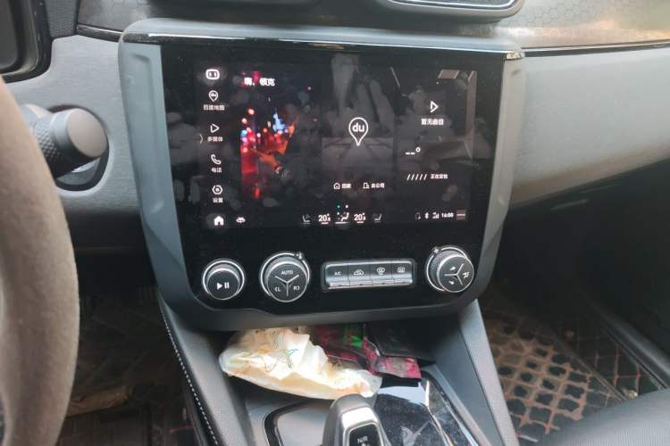 Used Lynk & Co 03 2021 2.0TD Automatic Trendy Champion Edition Audio And AC Panel