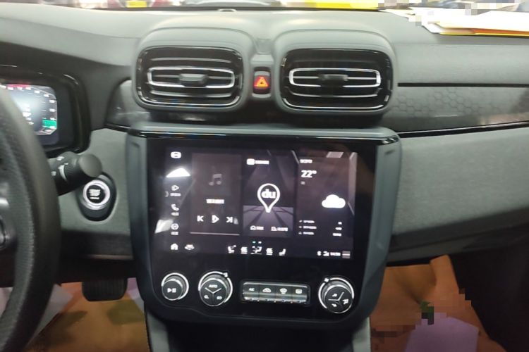 Used Lynk & Co 03 2021 2.0TD Automatic Trendy Champion Edition Audio And AC Panel