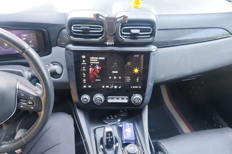 Used Lynk & Co 03 2021 2.0TD Automatic Trendy Champion Edition Audio And AC Panel