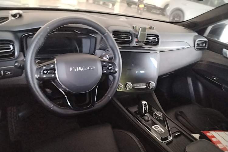 Used Lynk & Co 03 2021 1.5TD DCT JingPlus Center Console