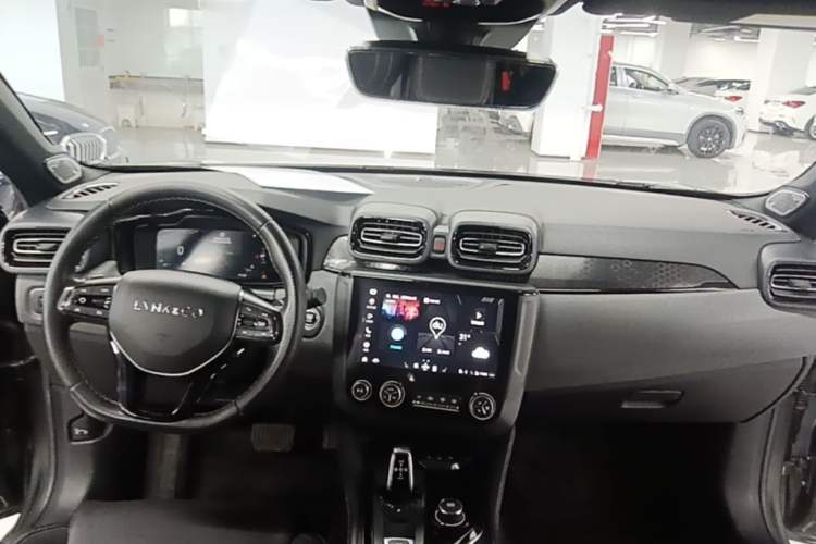 Used Lynk & Co 03 2021 1.5TD DCT Jing Champion Edition Center Console