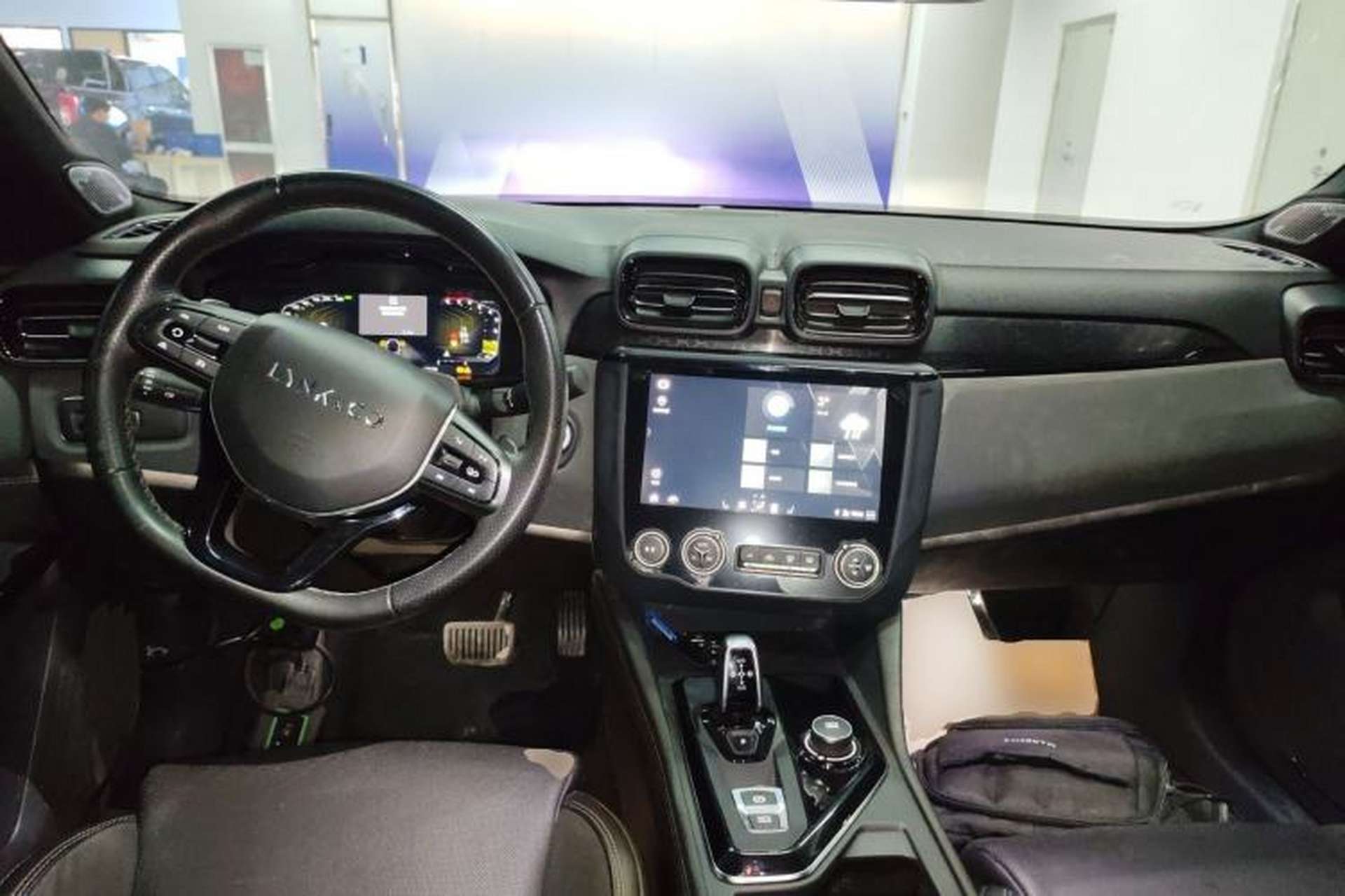 Used Lynk & Co 03 2021 1.5TD DCT Jing Champion Edition Center Console