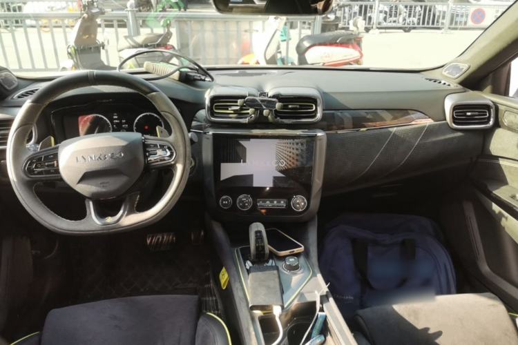 Used Lynk & Co 03 2021 03+ 2.0TD Automatic Wind-Chasing Edition Center Console