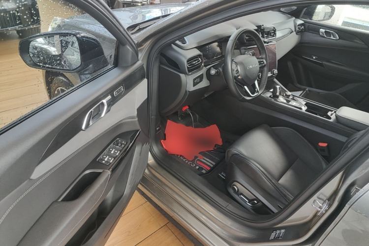 Used Lynk & Co 03 2021 2.0TD Automatic Trendy Champion Edition Driver Seat