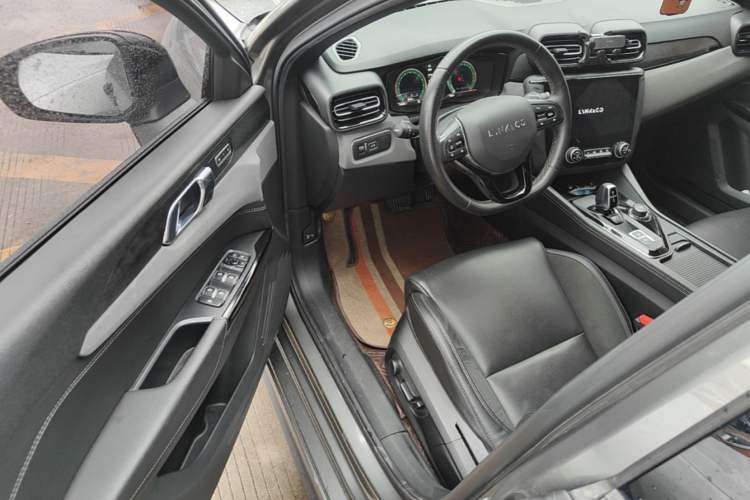 Used Lynk & Co 03 2021 2.0TD Automatic Trendy Champion Edition Driver Seat