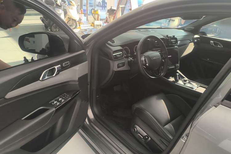 Used Lynk & Co 03 2021 2.0TD Automatic Trendy Champion Edition Driver Seat