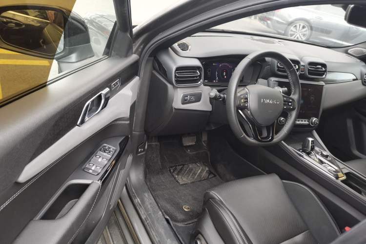Used Lynk & Co 03 2021 2.0TD Automatic Trendy Champion Edition Driver Seat