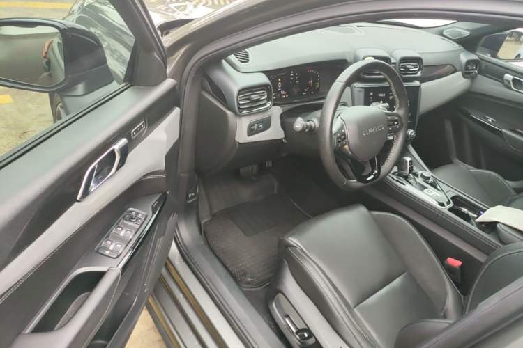 Used Lynk & Co 03 2021 1.5TD DCT Jing Champion Edition Driver Seat