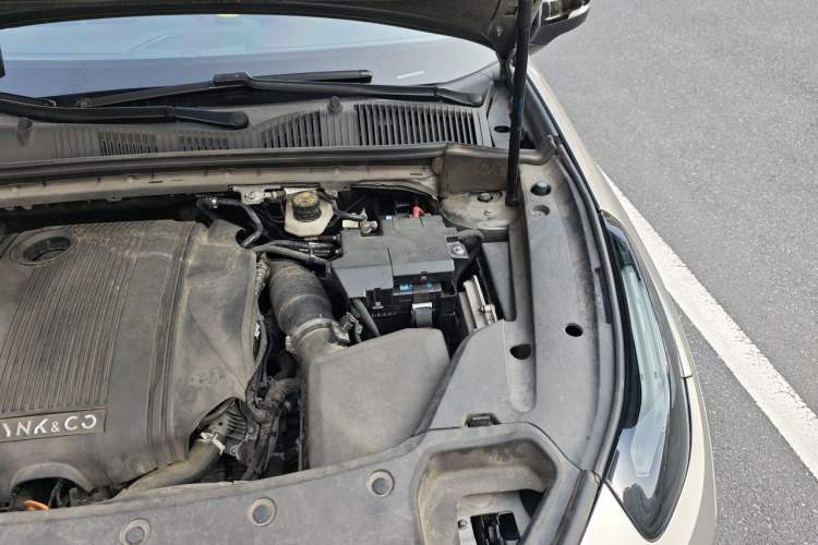 Used Lynk & Co 03 2021 1.5TD DCT Jing Champion Edition Engine Bay Left