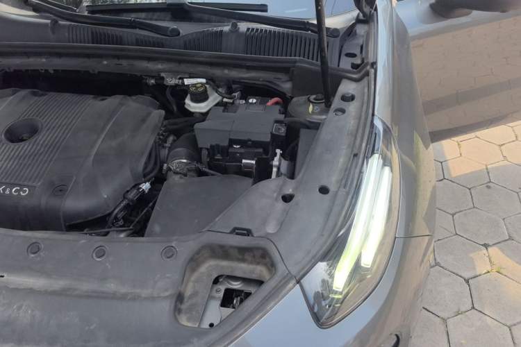 Used Lynk & Co 03 2021 2.0TD Automatic Trendy Champion Edition Engine Bay Left