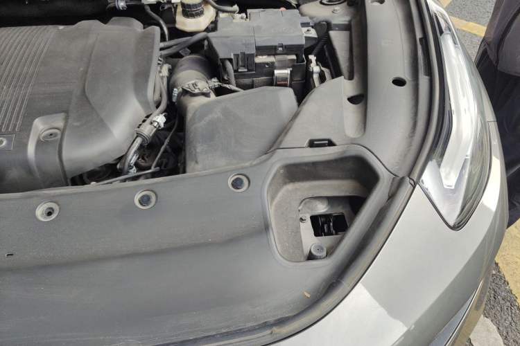 Used Lynk & Co 03 2021 2.0TD Automatic Trendy Champion Edition Engine Bay Left