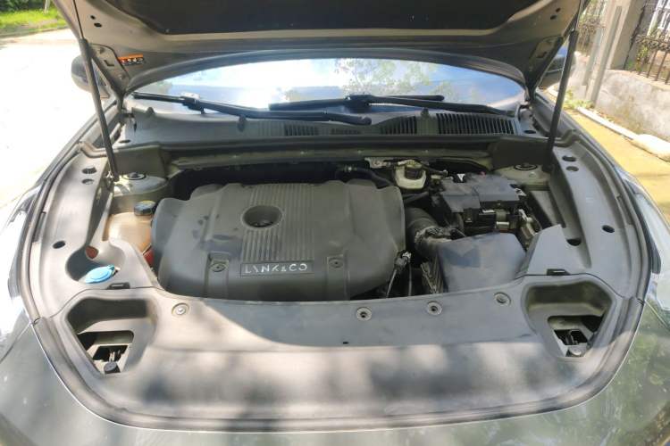 Used Lynk & Co 03 2021 2.0TD Automatic Trendy Champion Edition Engine Bay