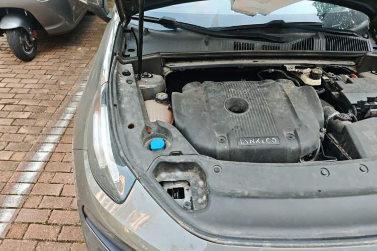 Used Lynk & Co 03 2021 2.0TD Automatic Trendy Champion Edition Engine Bay Right