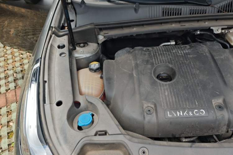 Used Lynk & Co 03 2021 2.0TD Automatic Trendy Champion Edition Engine Bay Right