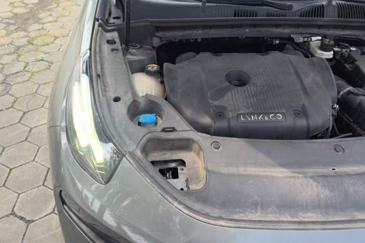 Used Lynk & Co 03 2021 2.0TD Automatic Trendy Champion Edition Engine Bay Right