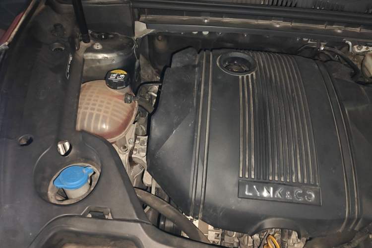 Used Lynk & Co 03 2021 1.5TD DCT JingPro Engine Bay Right