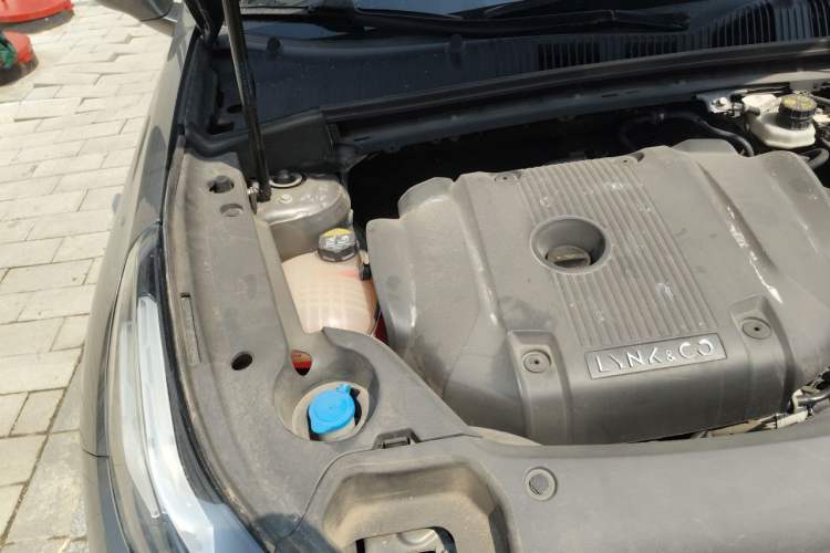 Used Lynk & Co 03 2021 2.0TD Automatic Trendy Champion Edition Engine Bay Right