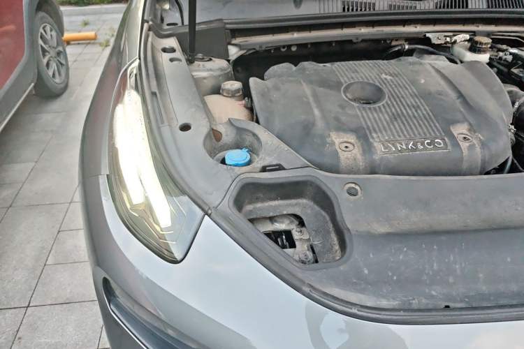 Used Lynk & Co 03 2021 2.0TD Automatic Trendy Champion Edition Engine Bay Right