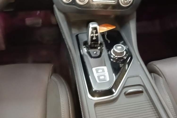 Used Lynk & Co 03 2021 1.5TD DCT Jing Champion Edition Gear Lever