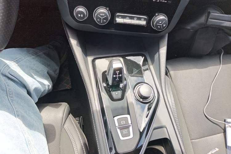 Used Lynk & Co 03 2021 2.0TD Automatic Trendy Champion Edition Gear Lever