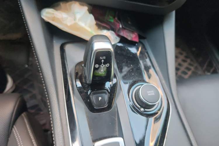 Used Lynk & Co 03 2021 2.0TD Automatic Trendy Champion Edition Gear Lever