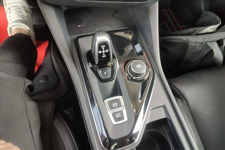 Used Lynk & Co 03 2021 2.0TD Automatic Trendy Champion Edition Gear Lever
