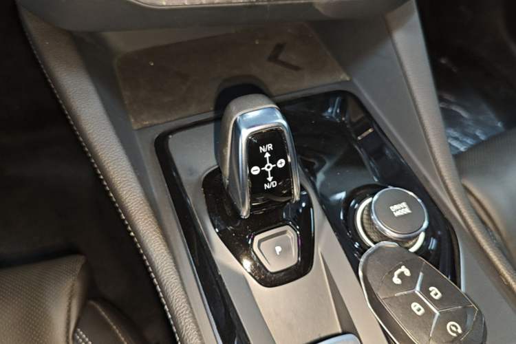 Used Lynk & Co 03 2021 1.5TD DCT Jing Champion Edition Gear Lever