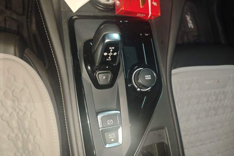 Used Lynk & Co 03 2021 1.5TD DCT JingPro Gear Lever