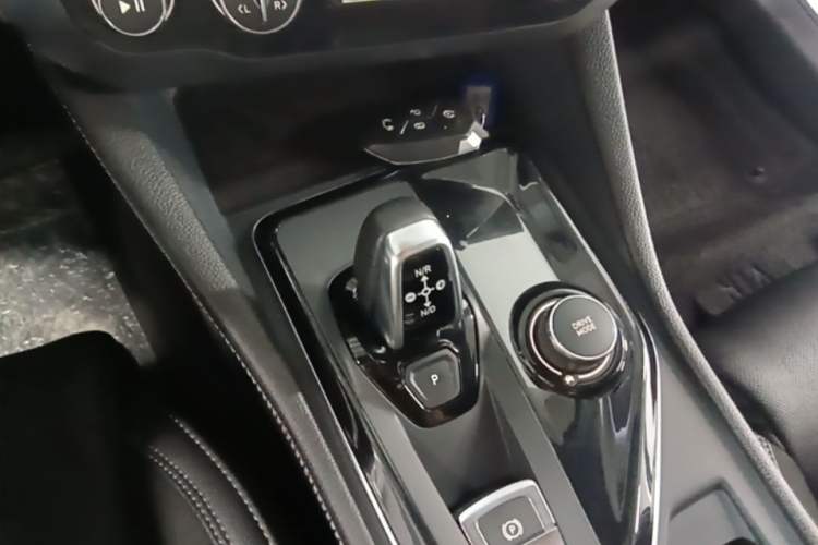 Used Lynk & Co 03 2021 1.5TD DCT Jing Champion Edition Gear Lever