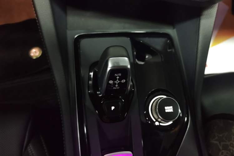 Used Lynk & Co 03 2021 2.0TD Automatic Trendy Champion Edition Gear Lever