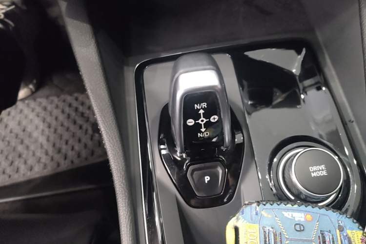 Used Lynk & Co 03 2021 1.5TD DCT Jing Champion Edition Gear Lever
