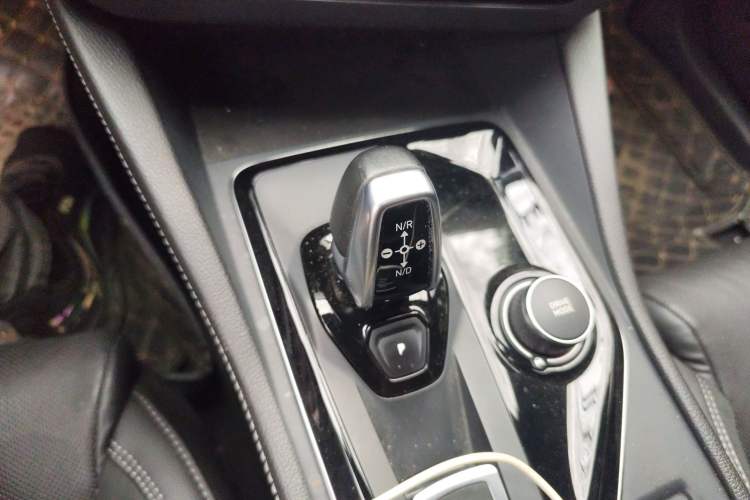 Used Lynk & Co 03 2021 2.0TD Automatic Trendy Champion Edition Gear Lever