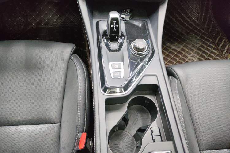 Used Lynk & Co 03 2021 1.5TD DCT Jing Champion Edition Gear Lever