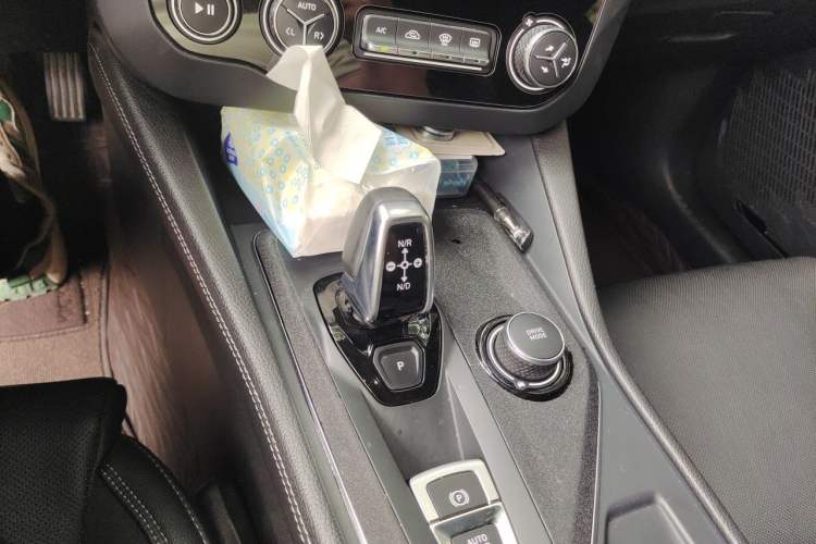 Used Lynk & Co 03 2021 2.0TD Automatic Trendy Champion Edition Gear Lever