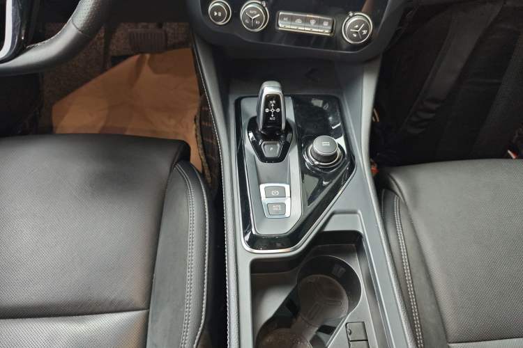 Used Lynk & Co 03 2021 1.5TD DCT Jing Champion Edition Gear Lever