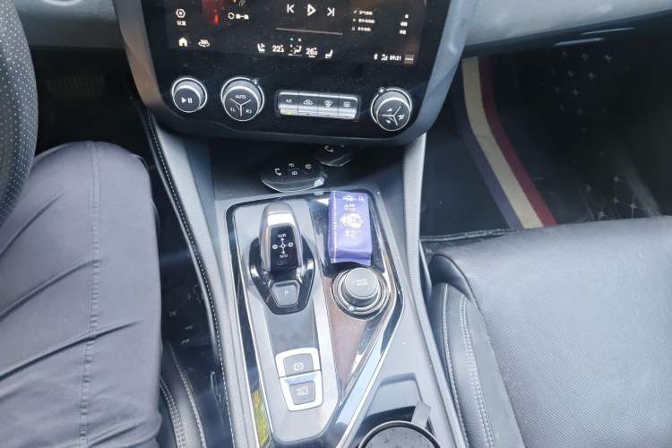 Used Lynk & Co 03 2021 2.0TD Automatic Trendy Champion Edition Gear Lever