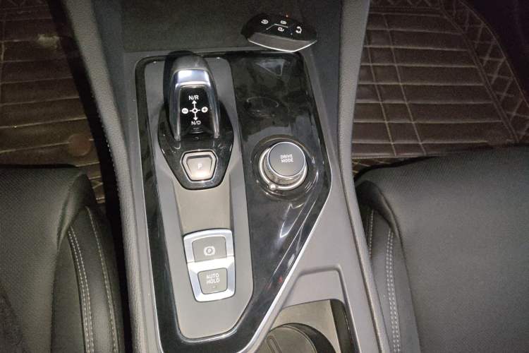 Used Lynk & Co 03 2021 2.0TD Automatic Trendy Champion Edition Gear Lever