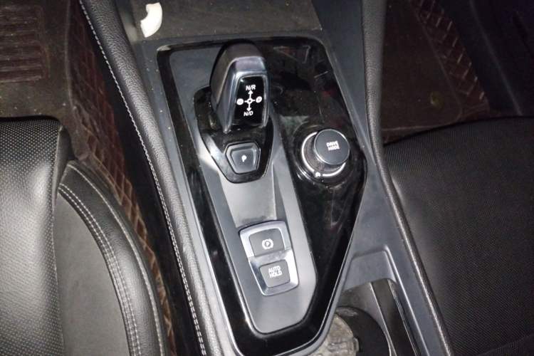 Used Lynk & Co 03 2021 1.5TD DCT Jing Champion Edition Gear Lever